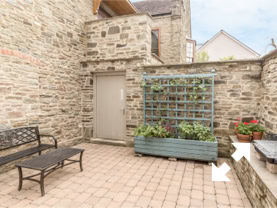 Courtyard garden