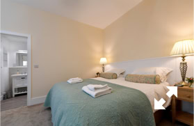 Green bedroom 6